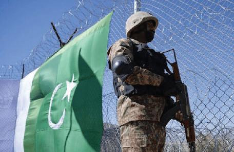 PAK-AFGHANISTAN STANDOFF PUTS REGION ON EDGE