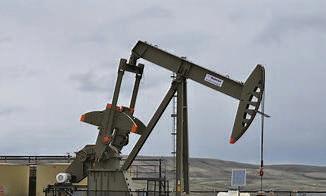 Oil falls 2% on looming supply glut