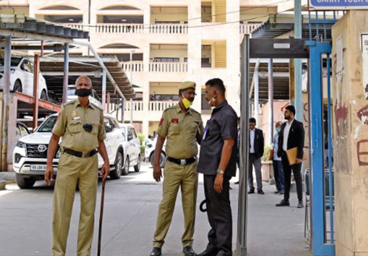 Court orders FIR against 2 assistant professors in fake teaching job scam