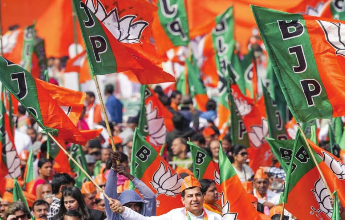 DELHI PAINTED SAFFRON