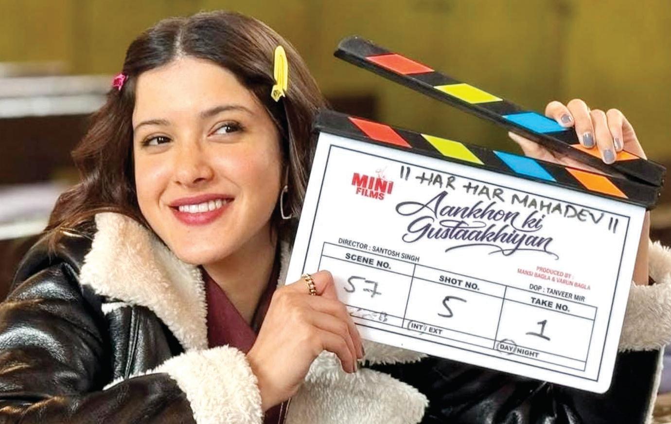 Shanaya Kapoor shares BTS pictures from 'Aankhon Ki Gustaakhiyan' set