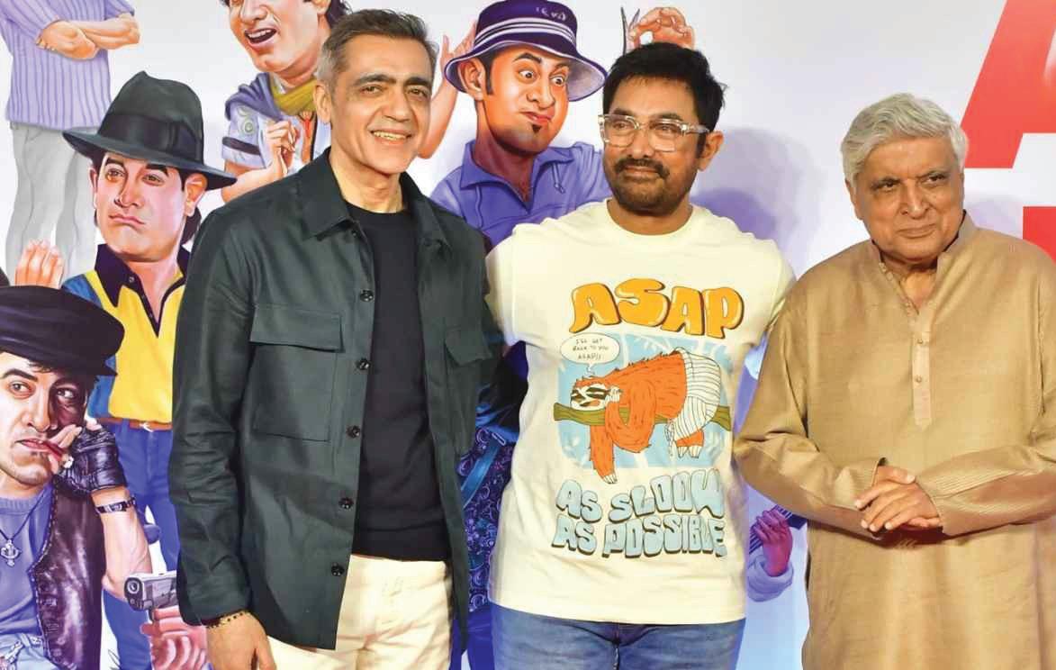 Javed Akhtar praises Aamir Khan's fearless approach to filmmaking