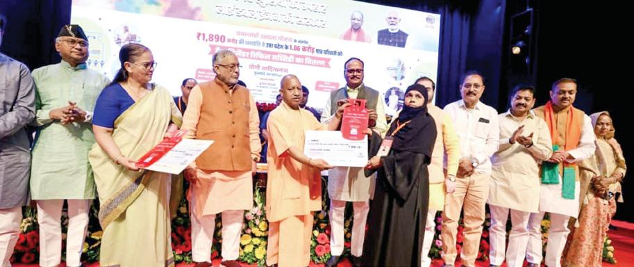 BJP, JD(S) Protest Over 'Tax Revenue Misuse' in K'taka