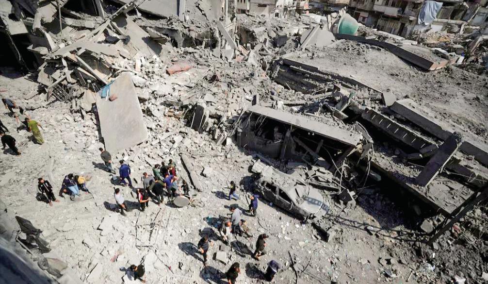 Israeli Strikes Kill Over 400 in Gaza, Say Palestinians, Ceasefire on Brink