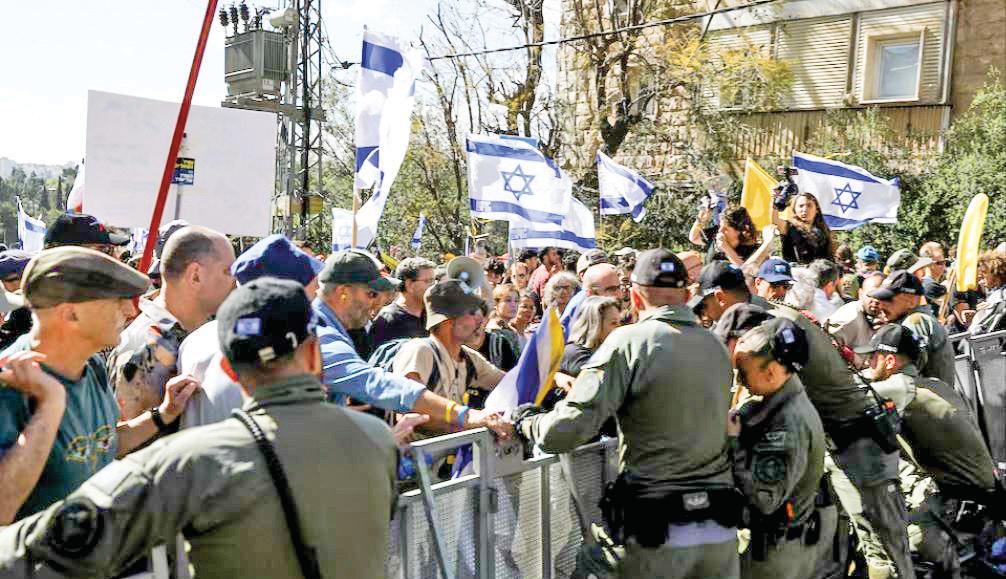 Israeli opposition to Netanyahu finds voice as war returns to Gaza