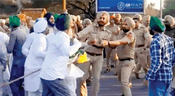 Crackdown on farmers: AAP in damage control, defends cops' action amid criticism