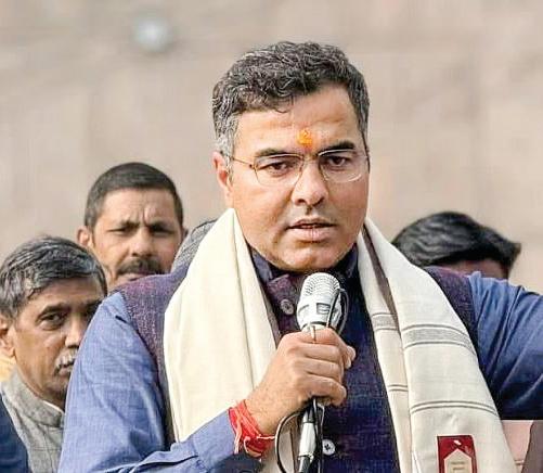 Verma Suspends Engineer, Says Officials Became 'Thick-Skinned' in 10 Years