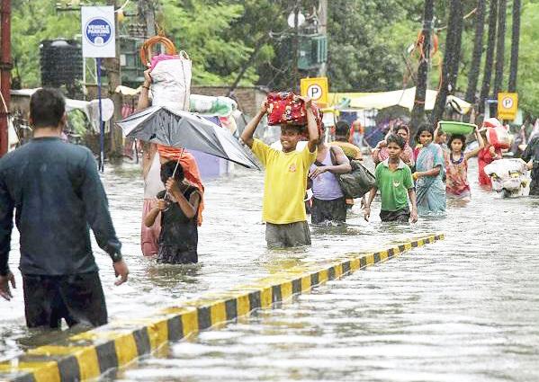 Rains, storms wreak havoc in Bihar, 80 die