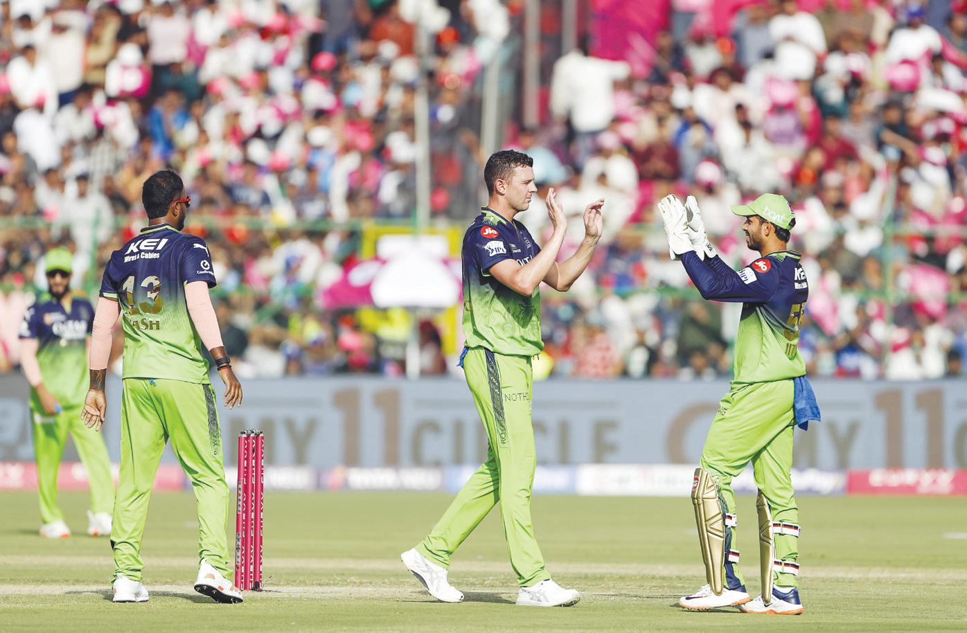 Salt, Kohli Power RCB to Nine-Wicket Win Over RR