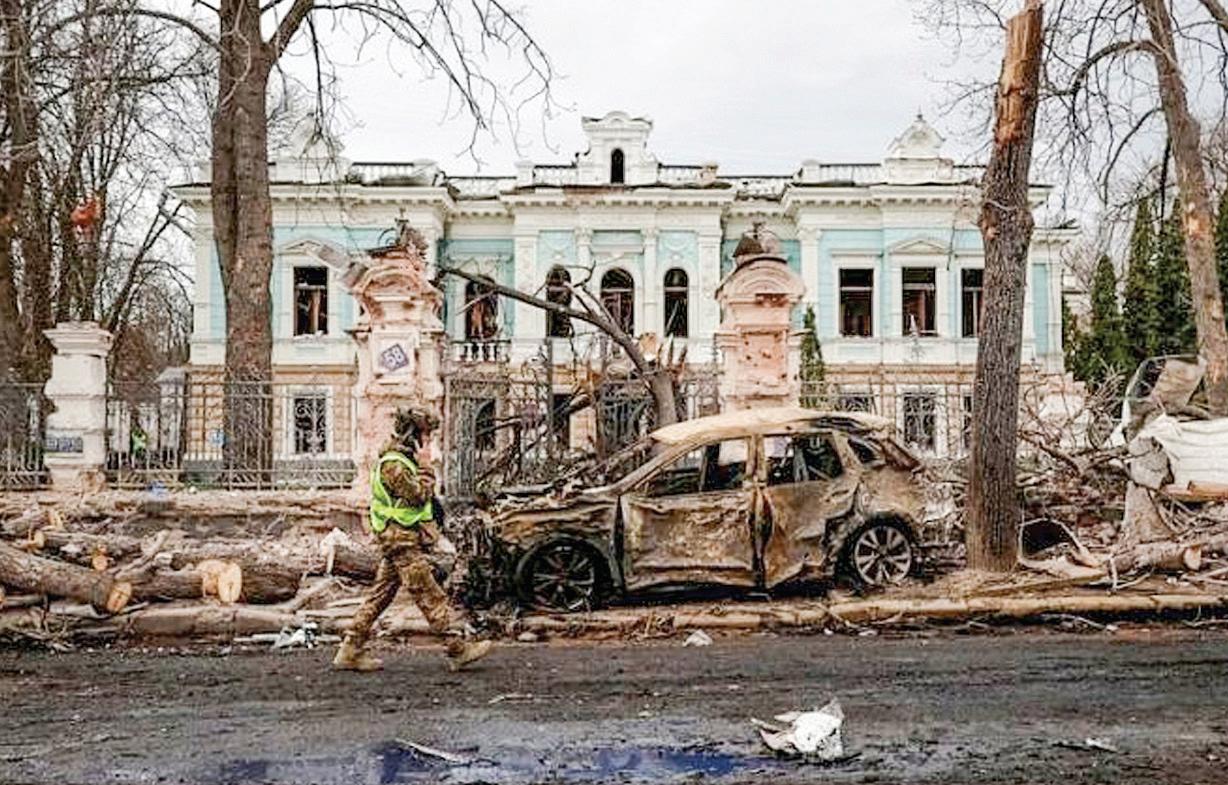 Ukraine says new Russian missile, bomb attack hits Sumy, after strike kills 35