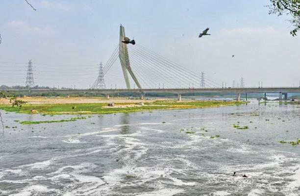 DJB starts work to desilt Wazirabad pond