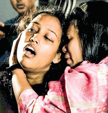 Fire sweeps through Kolkata hotel, kills 14