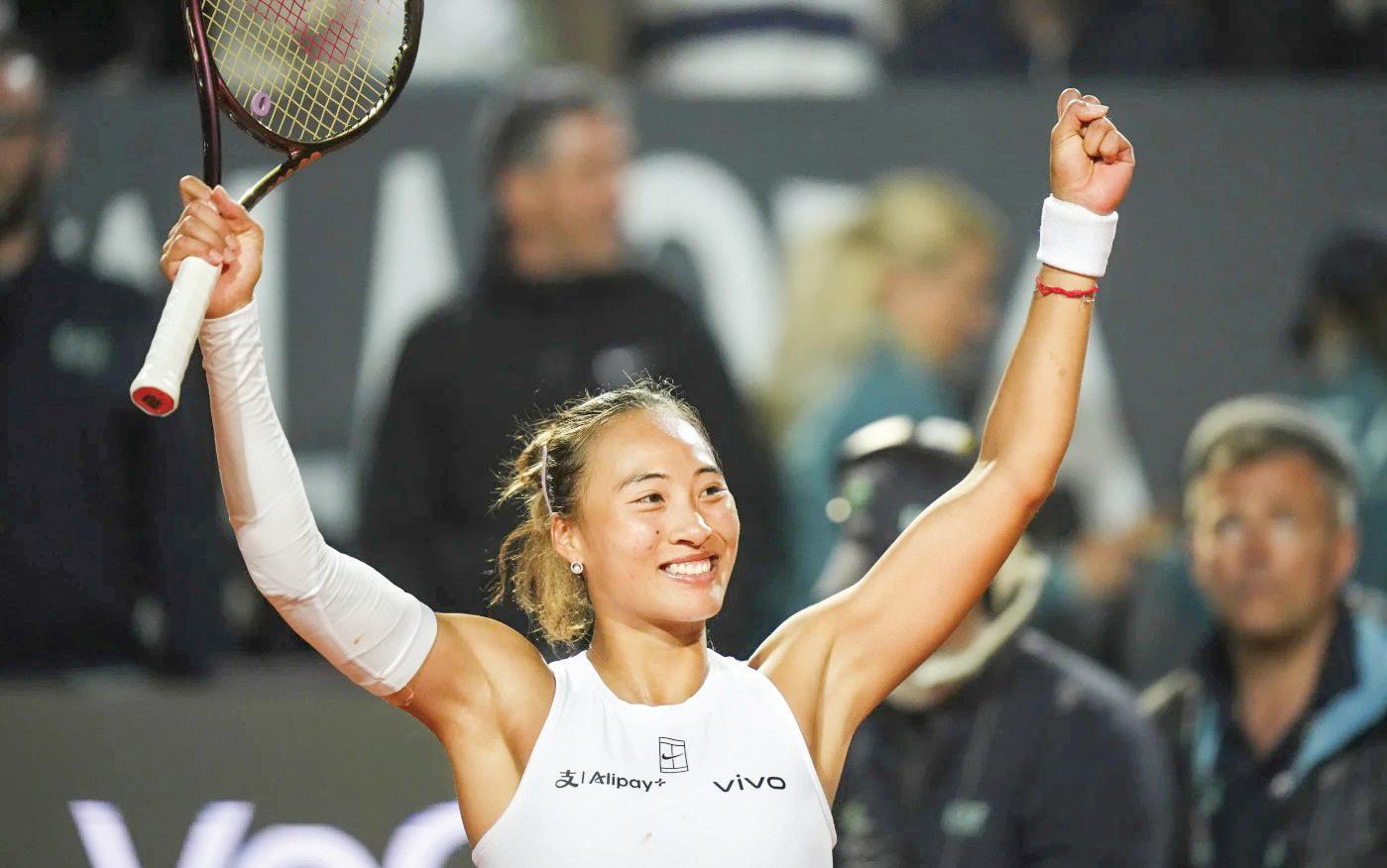 Zheng Qinwen Upsets Sabalenka, Reaches Italian Open Semis vs. Gauff