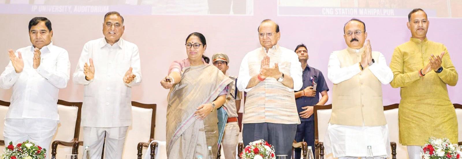 LG, CM Inaugurate PNG Supply To 111 Villages Of Delhi