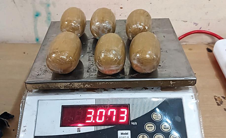 Customs officers seize 5.75 kg of gold at Mumbai airport; 2 held