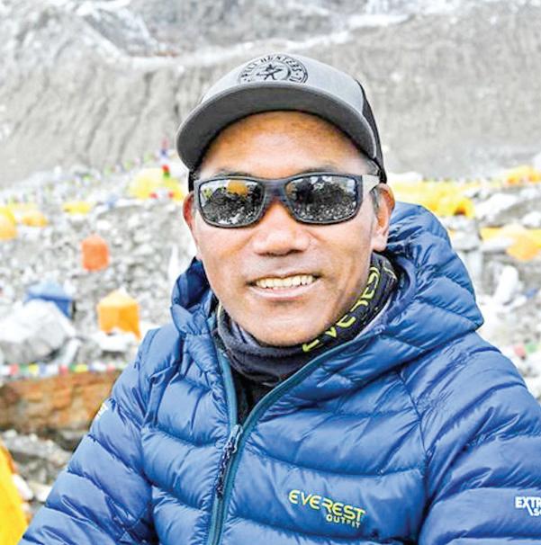 52-Year-Old Mountaineer Scales Mount Everest