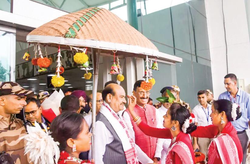 Lok Sabha Speaker Praises Jharkhand's Cultural Legacy During Visit