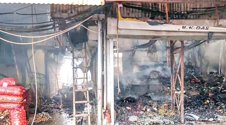 1,300 Shops Gutted in Kolkata Fire