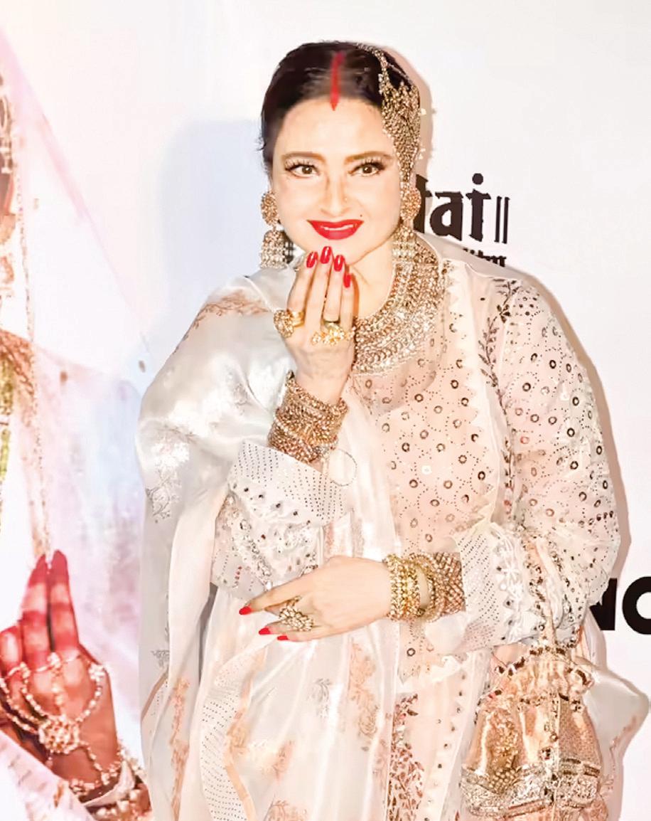 Rekha recreates her 'Umrao Jaan' look