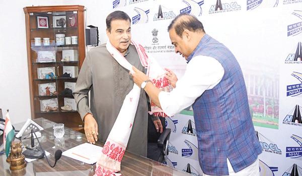 Assam CM Meets Minister Gadkari, Reviews Progress of Infrastructure Projects