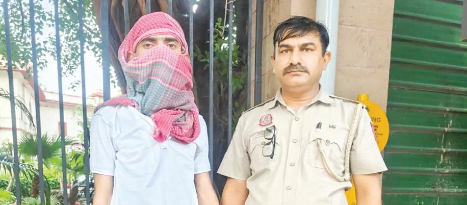 23-Year-Old Posing as Cop Held at IGIA