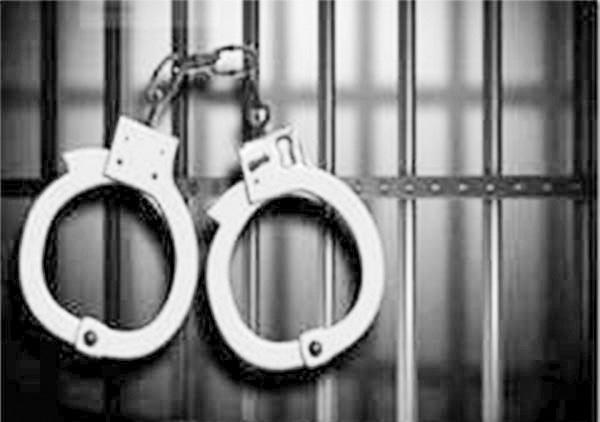 Delhi police arrest two fraudsters involved in defrauding vendors