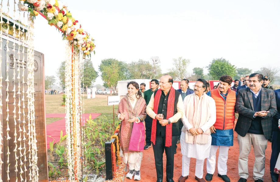 LG Saxena Unveils Maa Yamuna Statue