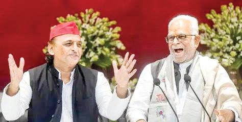 Akhilesh Yadav Meets INDIA Bloc's V-P Nominee Sudershan Reddy