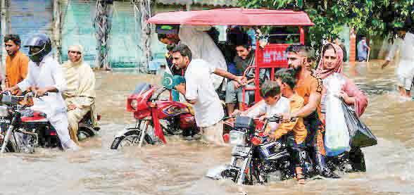 25 Killed as Floods Wreak Havoc in Pak's Punjab