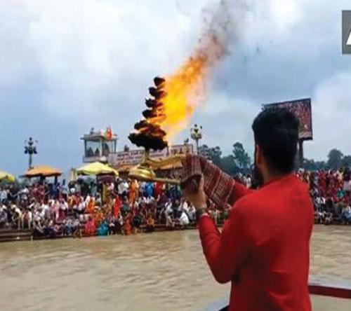 Ganga Aarti Performed Early in Haridwar Temples as Sutak Period Begins