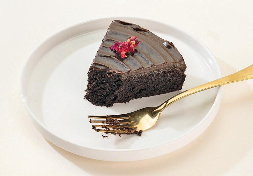 At the cinnamon kitchen, we aim to reimagine dessert so well, you'll forget it's also healthy.