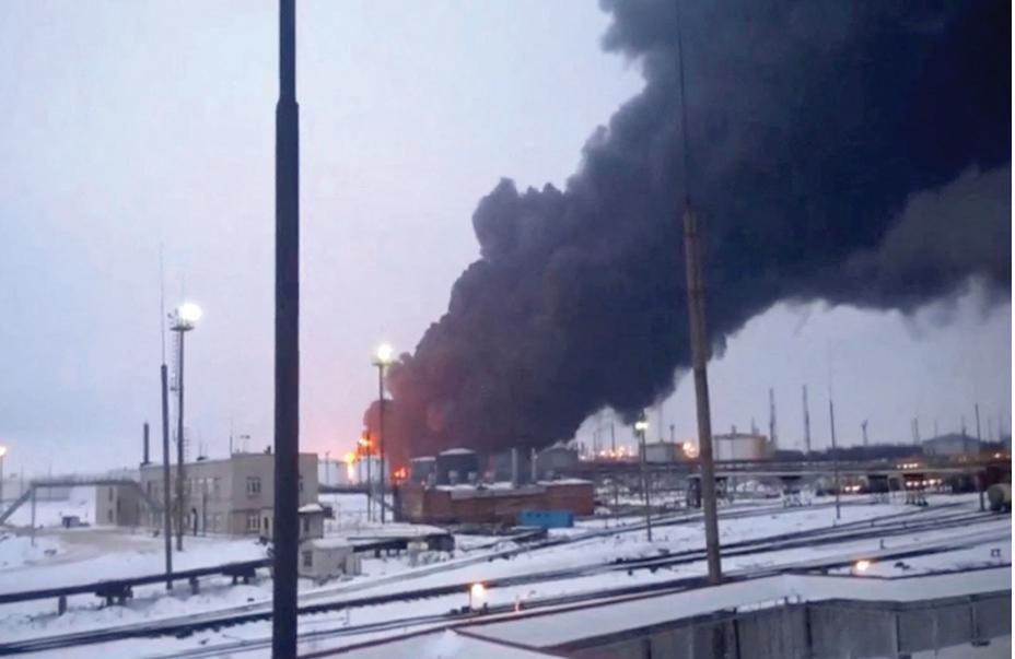 Ukrainian Drones Hit Russia's Kirishi Oil Refinery, Fire Sparked by Debris