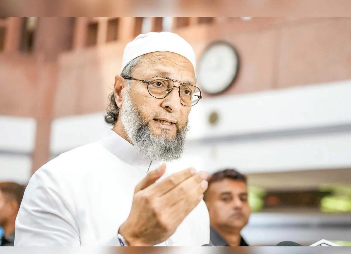 India should not succumb to Trump’s administration: Owaisi