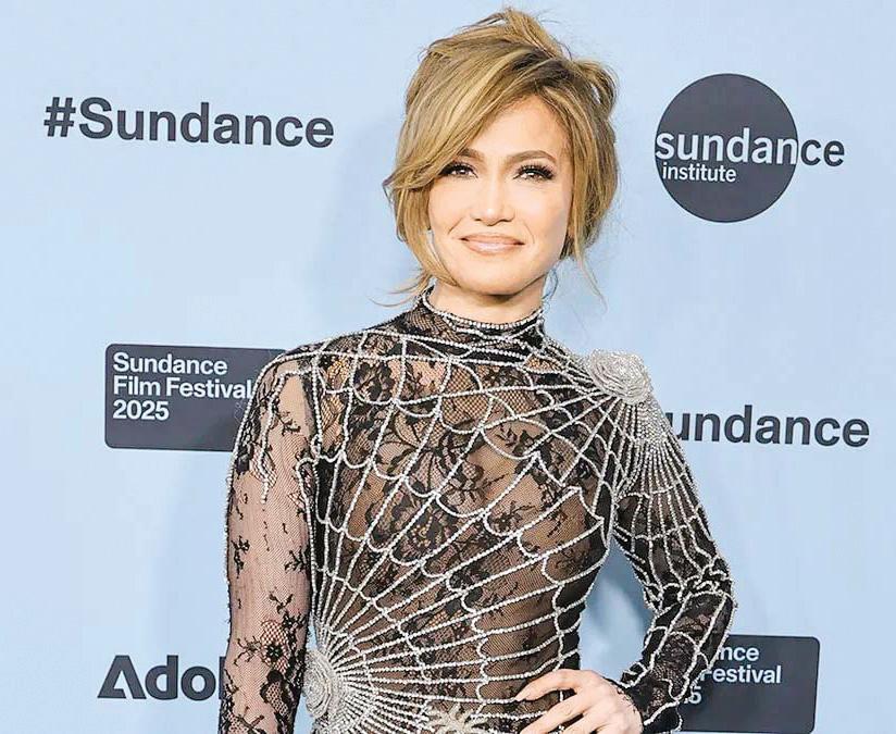 Jennifer Lopez opens up about dancing in 50-pound gold dress