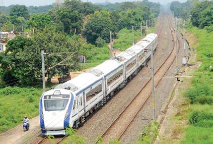 4 killed, 1 injured after being hit by Vande Bharat train in Purnea