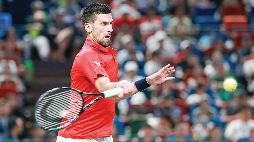Djokovic overcomes fatigue, humidity to reach Shanghai Masters quarters