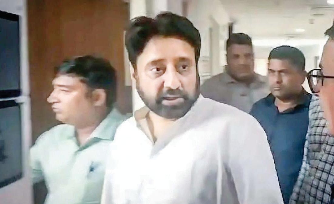 ED files prosecution sanction against AAP MLA Amanatullah in Waqf case
