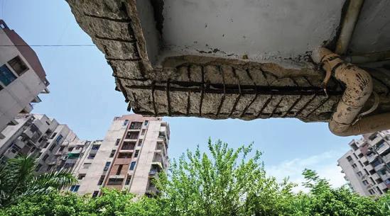 Residents begin vacating Signature View apartments after court deadline ends