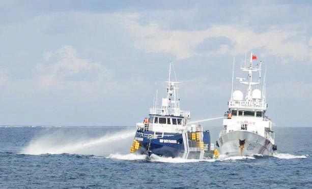 Chinese coast guard rams and damages Philippine vessel off an island