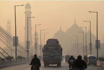 Lahore tops world's most polluted cities' list