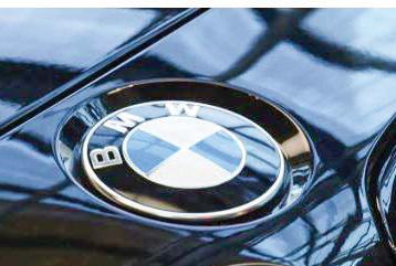 Lokpal faces heat over Rs 5cr BMWs order