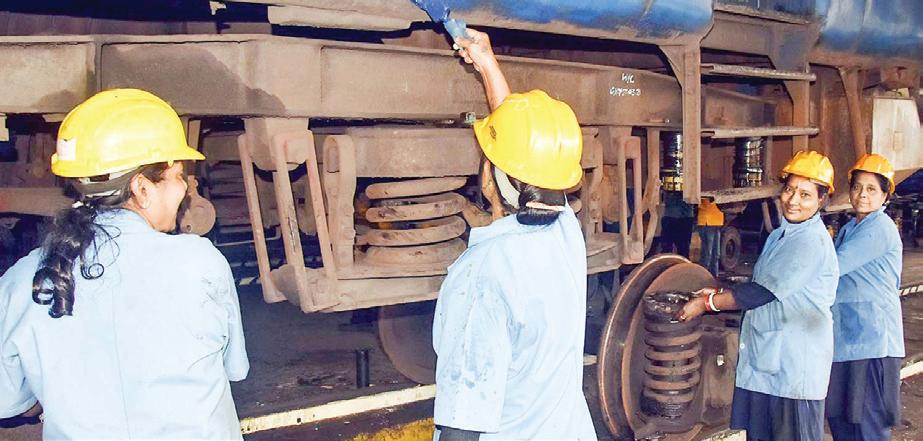 Delhi Govt clears night shifts for women in shops and commercial establishments