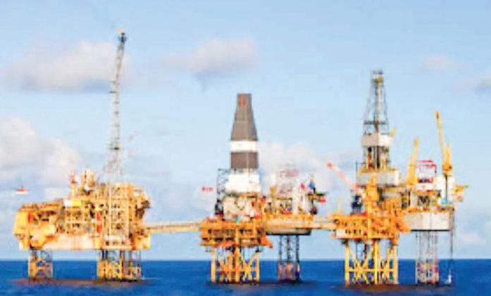 International crude oil defies US sanctions, prices cool off after 5% surge