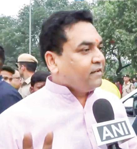 Kejriwal gaya, jhaag gaya: Delhi Minister Kapil Mishra hits out at AAP over Chhath