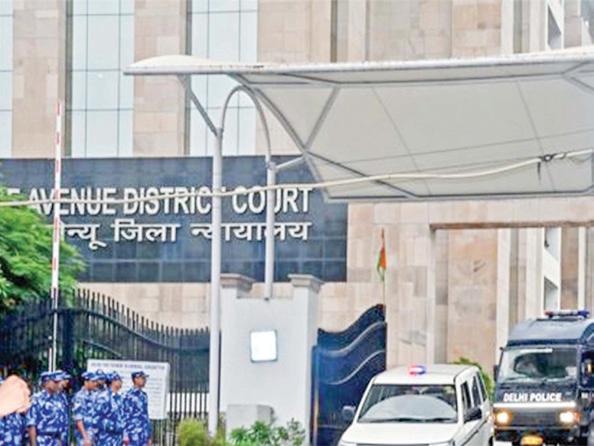 Court directs police to expedite probe in defacement case against Kejriwal