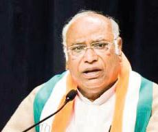 RSS SHOULD BE BANNED, PM MODI ‘INSULTING’ PATEL'S LEGACY: KHARGE