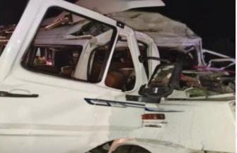 15 DIE AS TEMPO TRAVELLER RAMS STATIONARY TRUCK IN RAJASTHAN’S PHALODI