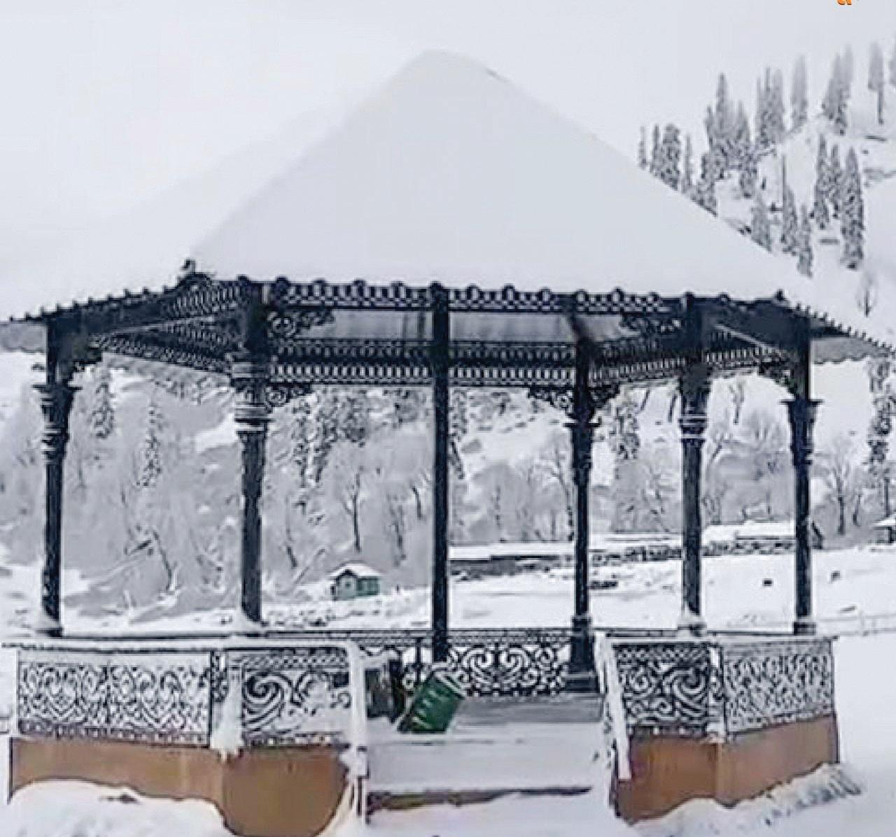 Gulmarg turns white as season's first snowfall blankets Kashmir