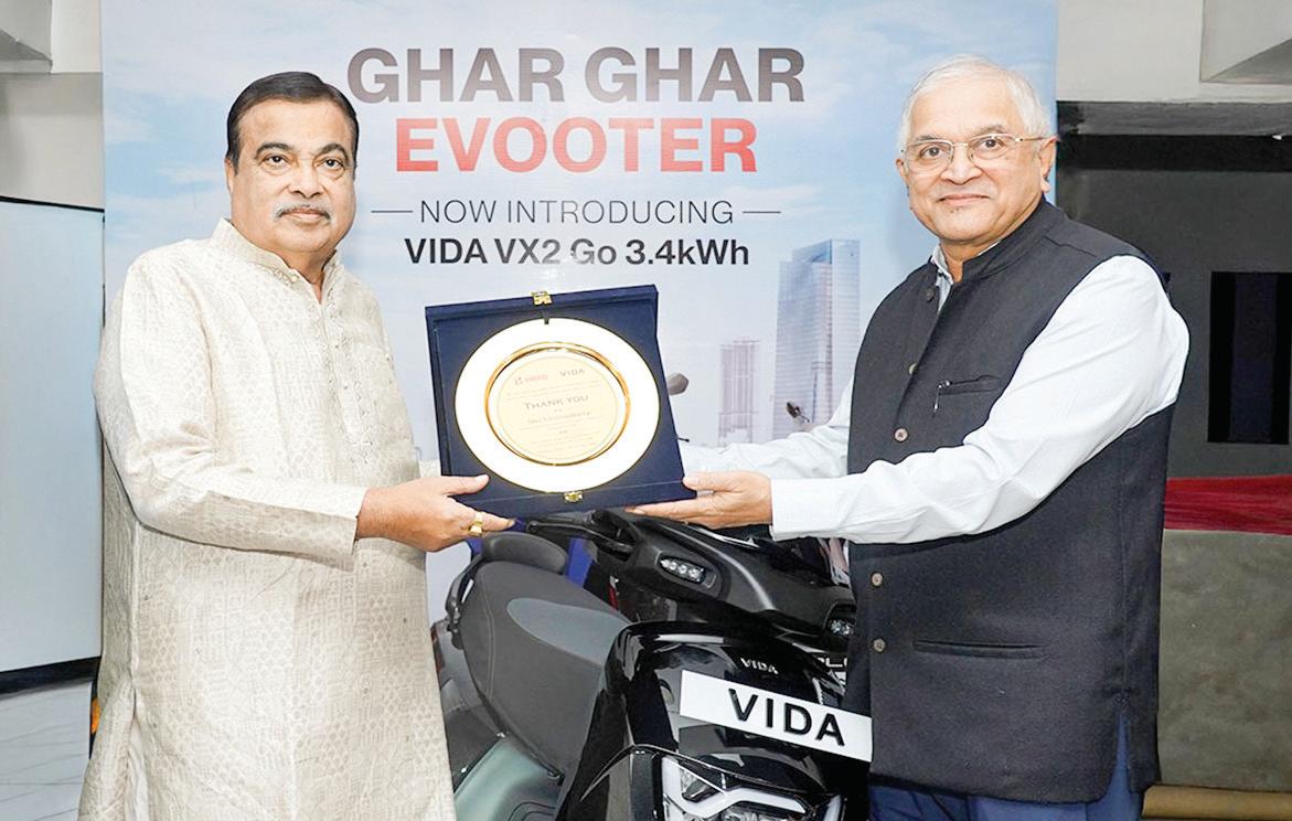 Nitin Gadkari unveils Hero MotoCorp’s new VIDA Evooter