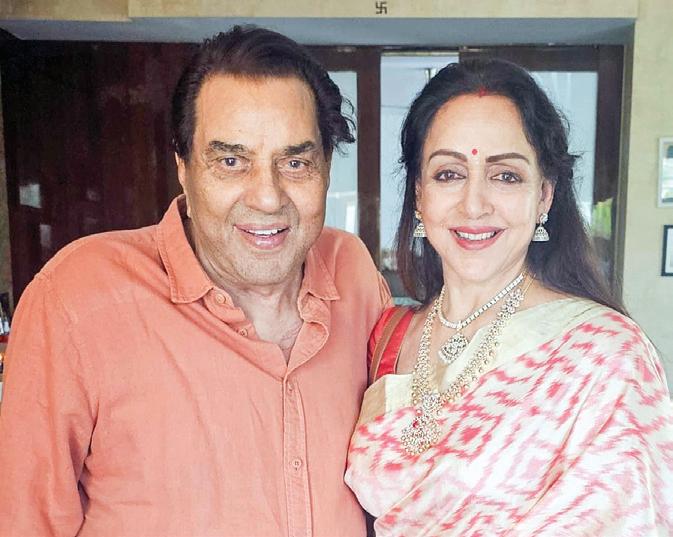 Dharmendra hospitalised, Hema Malini urges fans to pray